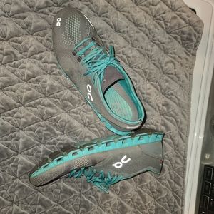 On Cloud Women Sneakers